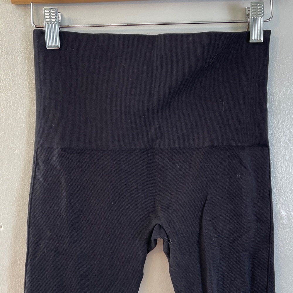 SPANX women’s black Textured Leggings medium - Picture 2 of 10